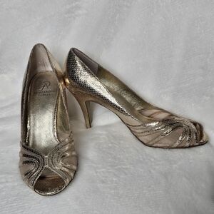 Adrianna Papell Gold Heels Fergie Peep Toe Size‎ 10 M